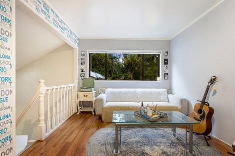 Photo of property in 719 Scenic Drive, Henderson Valley, Auckland, 0612