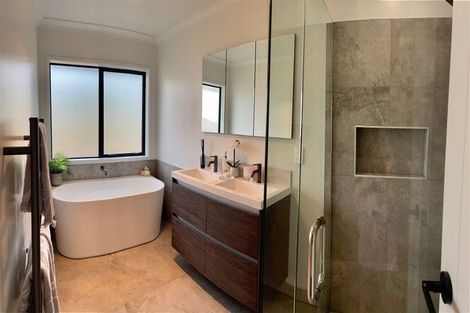 Photo of property in 6 Kerr Crescent, Patumahoe, 2679