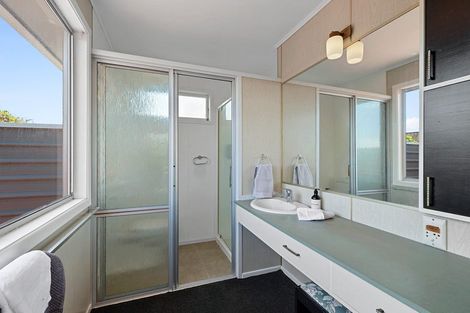 Photo of property in 16 Selwyn Street, Lower Vogeltown, New Plymouth, 4310