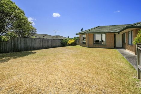Photo of property in 57 Bluebird Crescent, Unsworth Heights, Auckland, 0632
