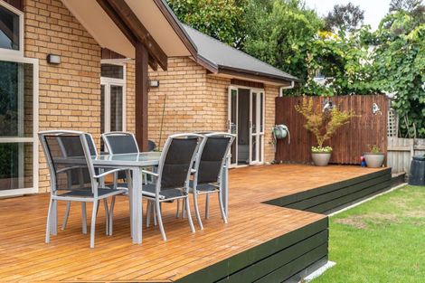 Photo of property in 8 Oakmont Place, Rototuna, Hamilton, 3210