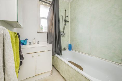 Photo of property in 12 Cargill Street, Papakura, 2110