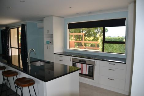 Photo of property in 580 Burtt Road, Runciman, Drury, 2578