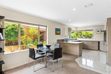 Photo of property in 8 Leanne Way, Waikanae Beach, Waikanae, 5036