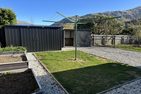 Photo of property in 21 Kennedy Crescent, Wanaka, 9305