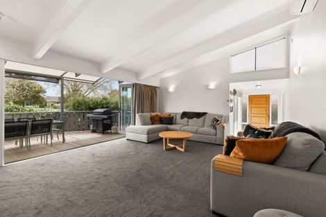 Photo of property in 106 Avondale Road, Taradale, Napier, 4112