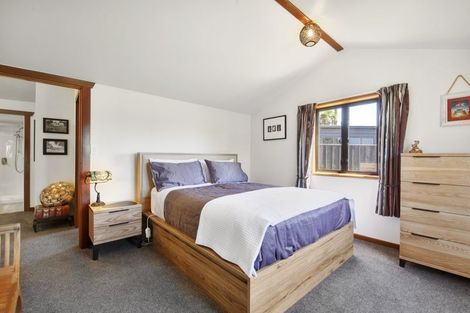 Photo of property in 5 Penfold Square, Leithfield, 7481