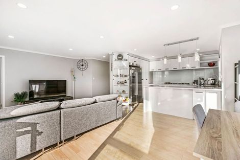 Photo of property in 13 Hihi Avenue, Takanini, 2112