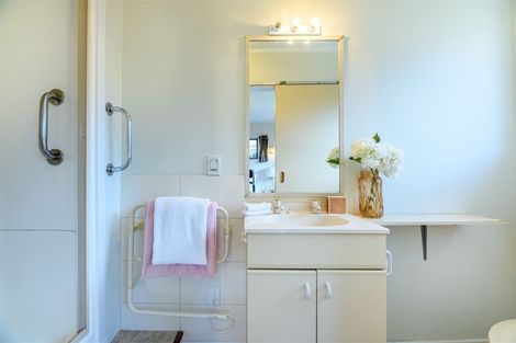 Photo of property in 4/39 Swanson Road, Henderson, Auckland, 0610