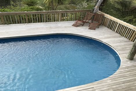 Photo of property in 44 Colmar Road, Mellons Bay, Auckland, 2014