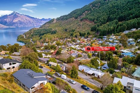 Photo of property in 10a Mackinnon Terrace, Sunshine Bay, Queenstown, 9300