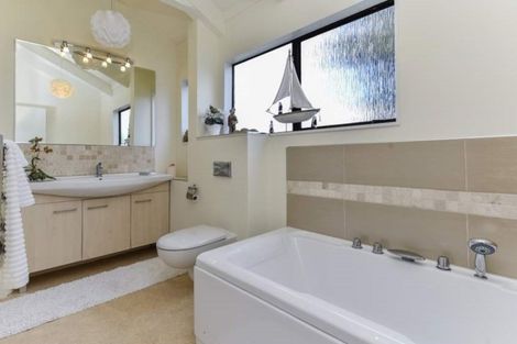 Photo of property in 22 Arran Road, Browns Bay, Auckland, 0630