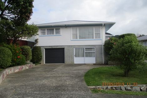Photo of property in 16 Saint Edmund Crescent, Tawa, Wellington, 5028
