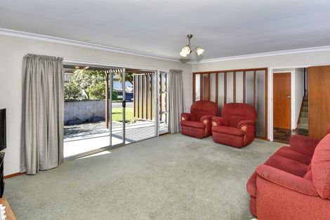 Photo of property in 18 Freshney Place, Hillpark, Auckland, 2102