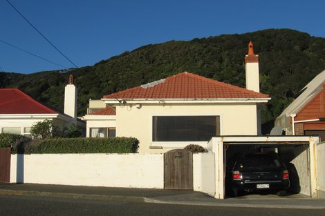 Photo of property in 255 Marine Parade, Eastbourne, Lower Hutt, 5013