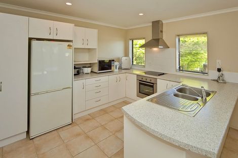 Photo of property in 3 Jomard Terrace, Northcross, Auckland, 0632