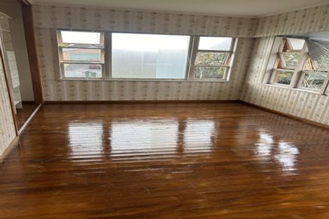 Photo of property in 2 Sunburst Street, Papakura, 2110