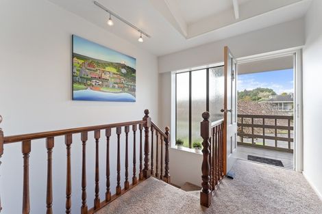 Photo of property in 6 Winstone Place, Highlands Park, New Plymouth, 4312