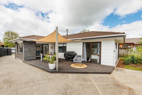 Photo of property in 53 Raglan Avenue, Cloverlea, Palmerston North, 4412