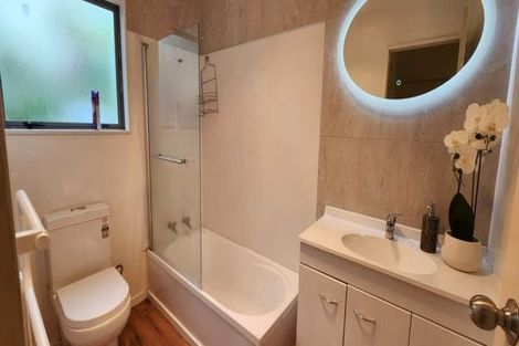 Photo of property in 26c Sunnyfield Crescent, Glenfield, Auckland, 0629