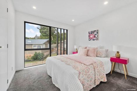 Photo of property in 3/28 Ludlow Terrace, Totara Vale, Auckland, 0627