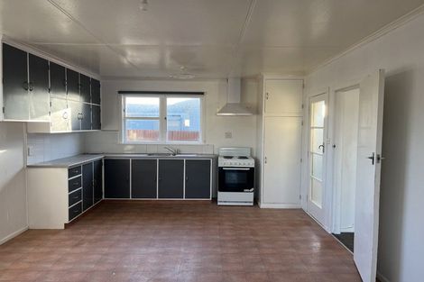 Photo of property in 2 Collingwood Street, Levin, 5510