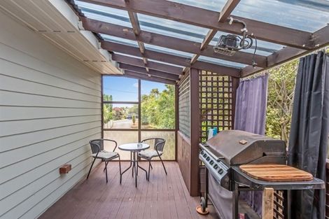 Photo of property in 25 Waiora Road, Stanmore Bay, Whangaparaoa, 0932