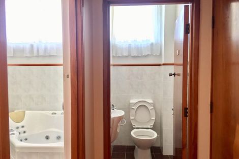 Photo of property in 109 Sylvan Avenue, Northcote, Auckland, 0627