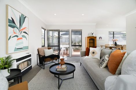 Photo of property in 121 Westchester Drive, Churton Park, Wellington, 6037