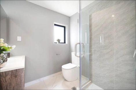 Photo of property in 2/32 Sunlands Drive, Manurewa, Auckland, 2102