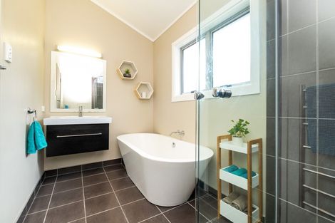 Photo of property in 40 Iona Road, Havelock North, 4130