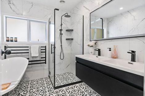 Photo of property in 84 Shaw Road, Oratia, Auckland, 0604