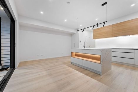 Photo of property in 37c Corunna Road, Milford, Auckland, 0620