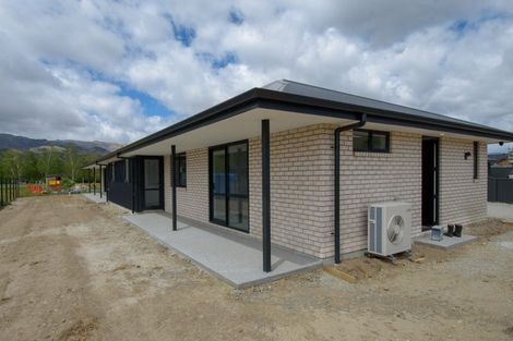 Photo of property in 34a-b Stratford Drive, Mount Pisa, Cromwell, 9383