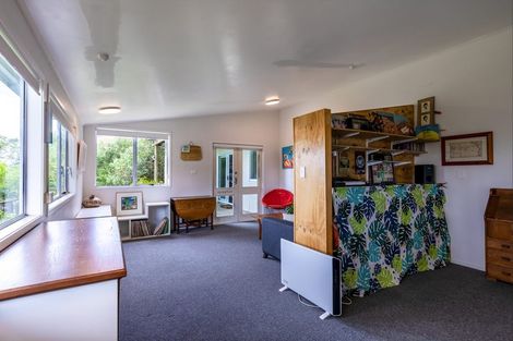 Photo of property in 40 Gill Avenue, Te Atatu Peninsula, Auckland, 0610