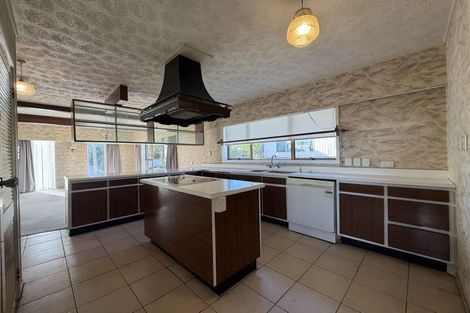 Photo of property in 73 Redoubt Road, Goodwood Heights, Auckland, 2105