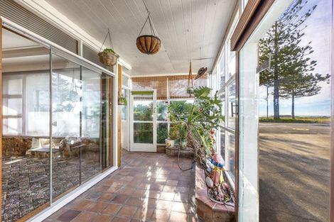 Photo of property in 619 Marine Parade, Napier South, Napier, 4110