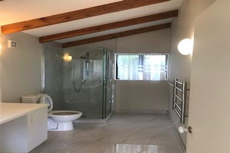 Photo of property in 7 Stitchbird Close, Murrays Bay, Auckland, 0630