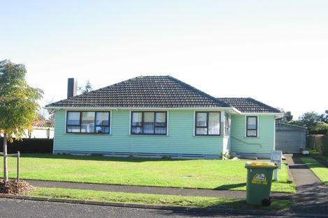 Photo of property in 2 Cambridge Road, Manurewa, Auckland, 2102