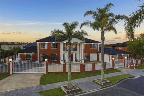 Photo of property in 18 Mansion Court, West Harbour, Auckland, 0618