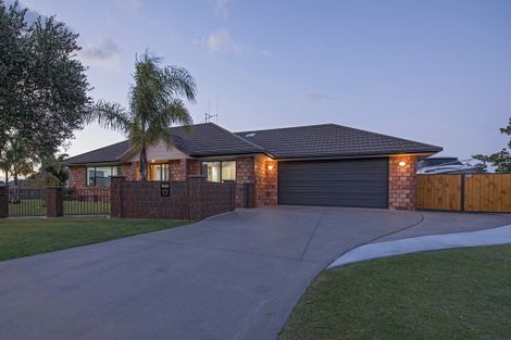 Photo of property in 31 Tomika Crescent, Papamoa Beach, Papamoa, 3118