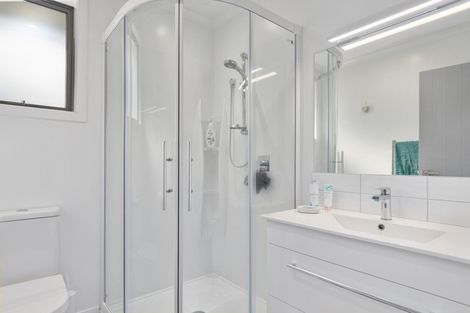 Photo of property in Waterview Estate, 32/4 Greystone Place, Omokoroa, 3114