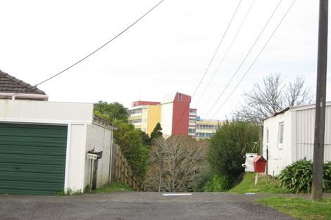 Photo of property in 107 Seaview Road, Westown, New Plymouth, 4310