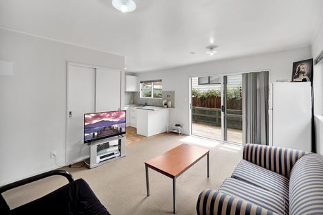 Photo of property in 129 Botany Road, Botany Downs, Auckland, 2010