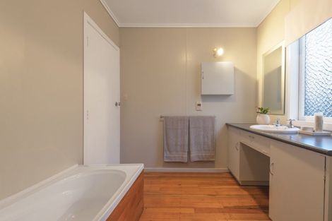 Photo of property in 14 Tensing Place, Khandallah, Wellington, 6035