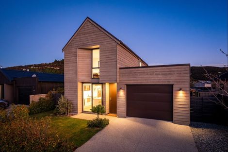 Photo of property in 8 Glen Dene Crescent, Wanaka, 9305