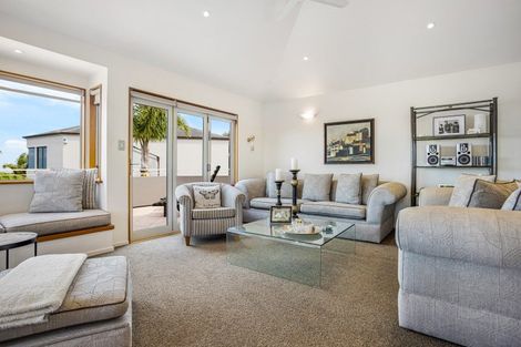 Photo of property in 78 Knights Road, Rothesay Bay, Auckland, 0630