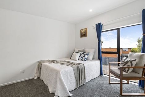 Photo of property in 61a Knights Road, Rothesay Bay, Auckland, 0630