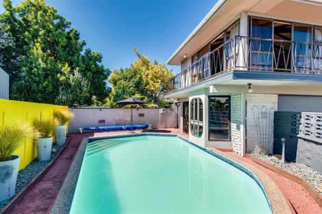 Photo of property in 208 Caroline Place, Mayfair, Hastings, 4122