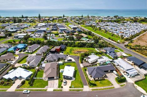 Photo of property in 16 Reel Road, Athenree, Waihi Beach, 3611